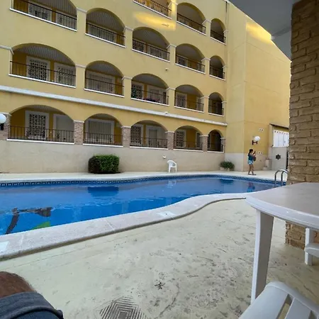 Casa Amarela Guesthouse, *