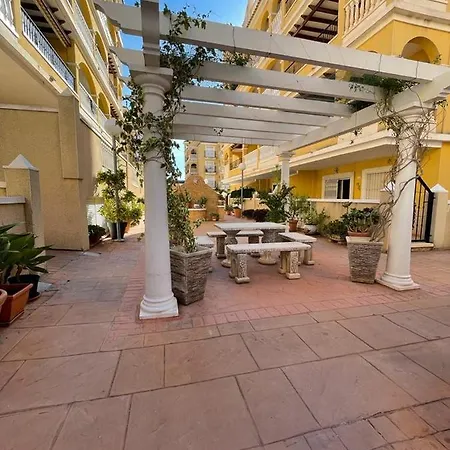 Casa Amarela Guesthouse,