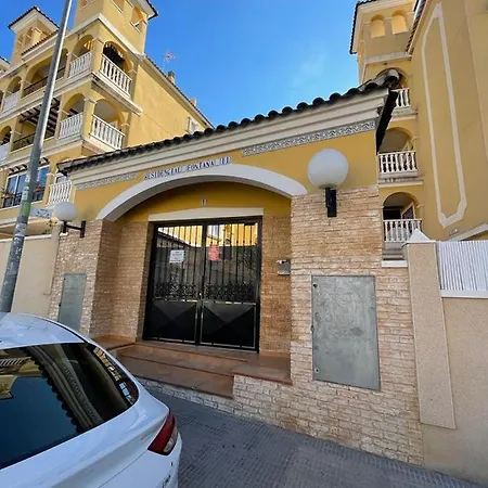 Casa Amarela Guesthouse, * Algorfa