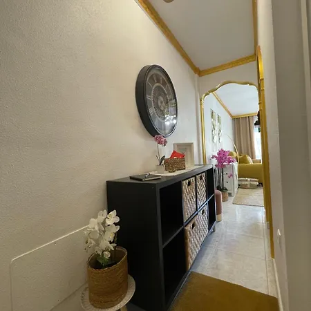 Casa Amarela Guesthouse, Algorfa