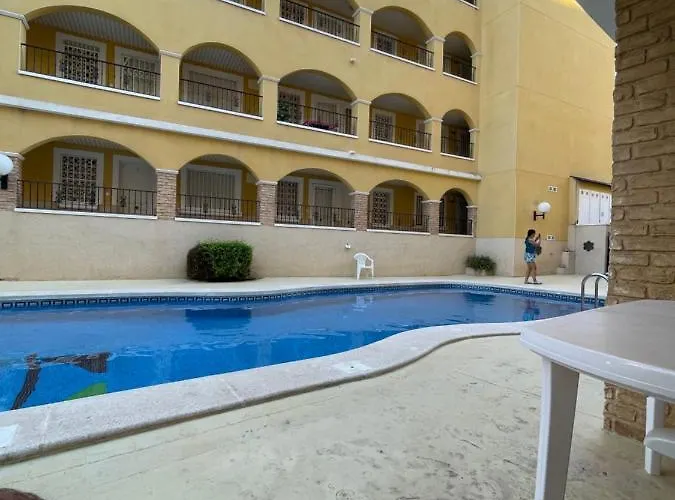 Casa Amarela Guesthouse, *