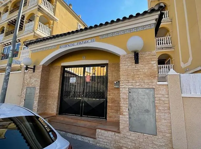 Casa Amarela Guesthouse, * Algorfa