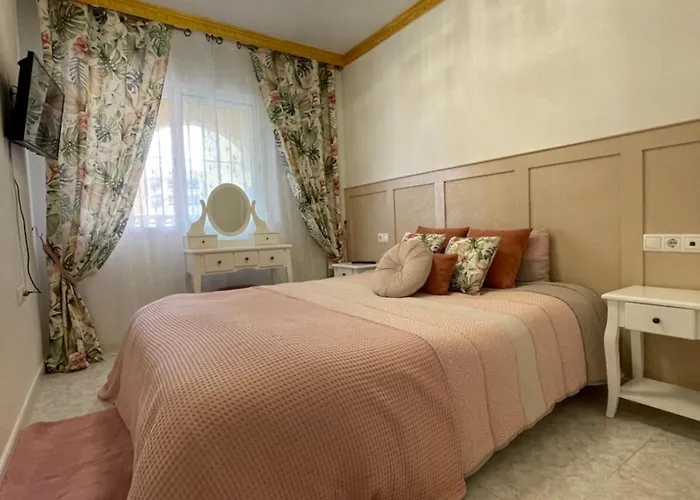 Casa Amarela Guesthouse, Algorfa